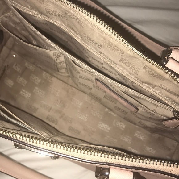 Michael Kors purse light pink - Picture 3 of 4